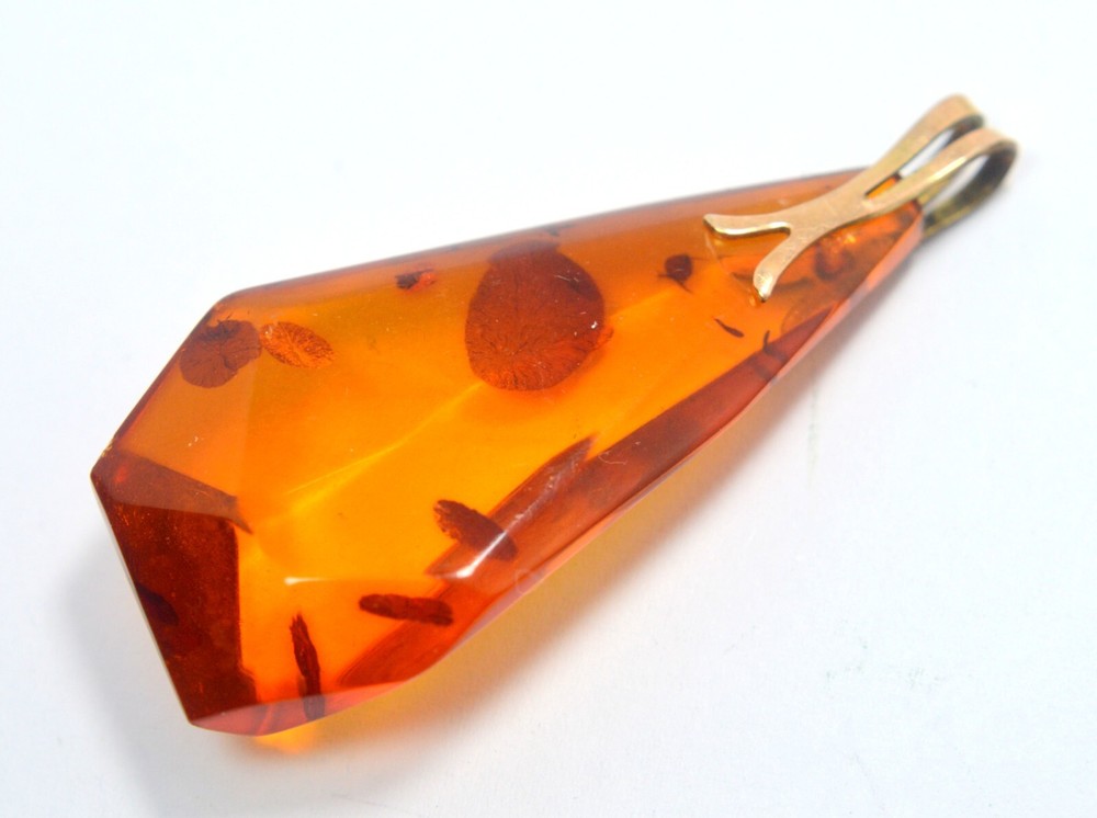 NATURAL ORANGE BALTIC AMBER PENDANT