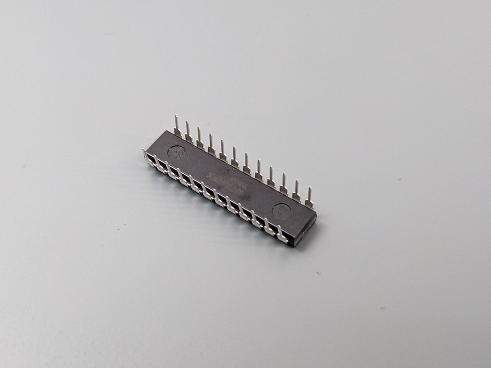 Maxim MAX132CNG 18-Bit ADC With Serial Interface