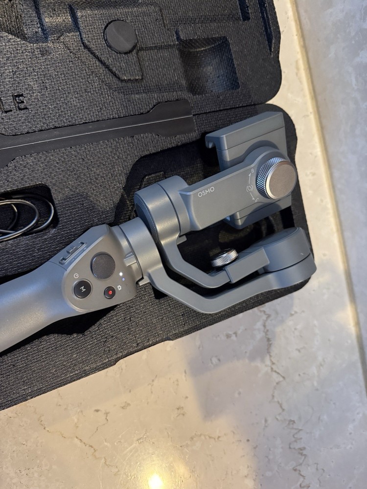 DJI Osmo Mobile 2 Smartphone Gimbal Stabilizer + Stand (NEEDS FIXED)