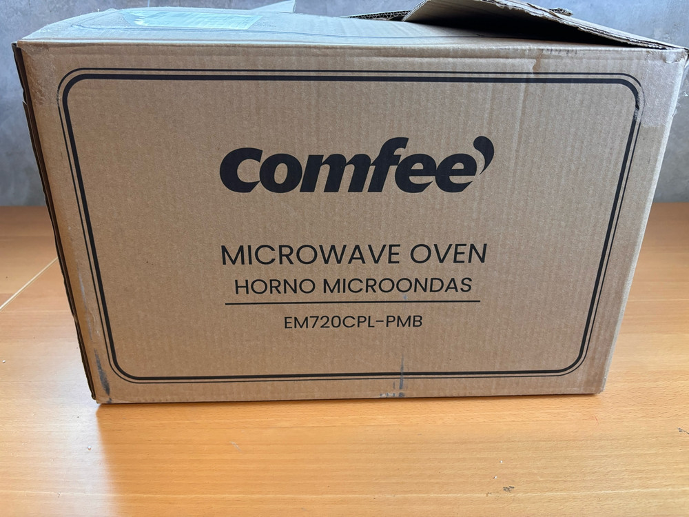 COMFEE' EM720CPL-PMB Countertop Microwave Oven
