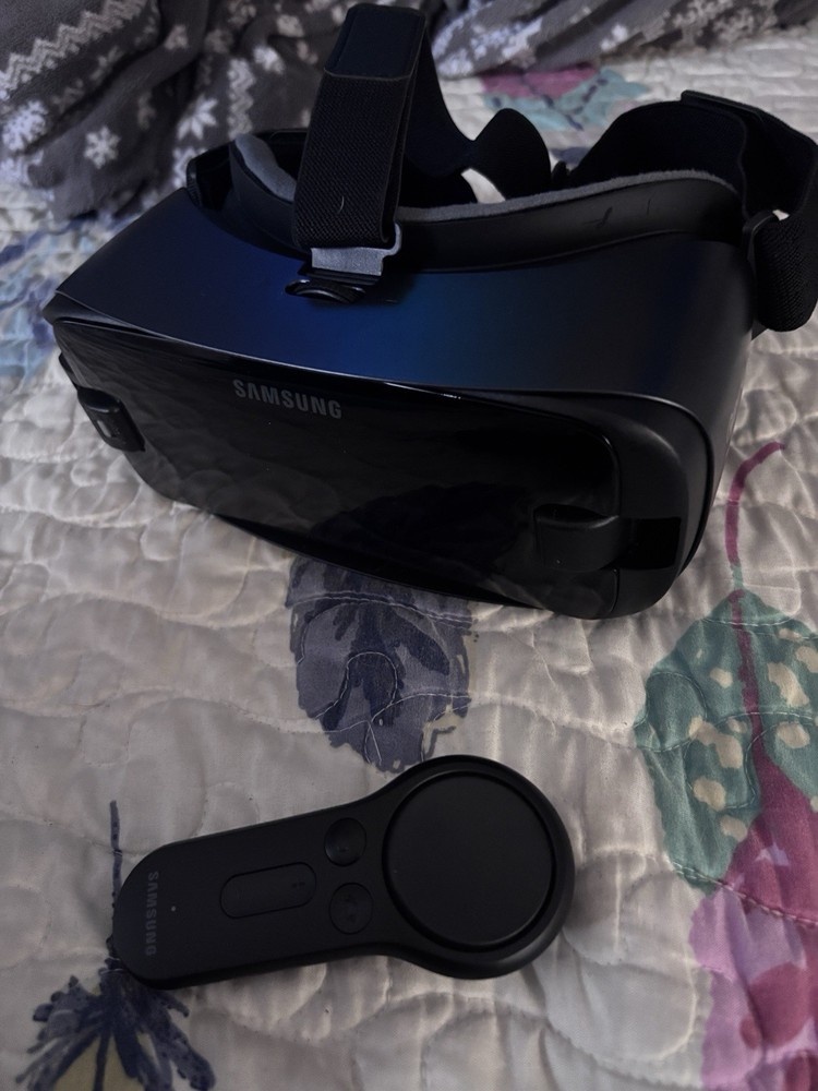 Samsung Gear VR with Controller