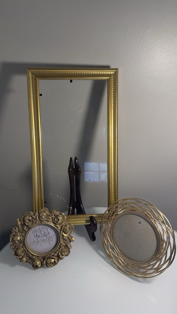Set Of 3 Gold Rectangle & Round Frames Resin & Metal