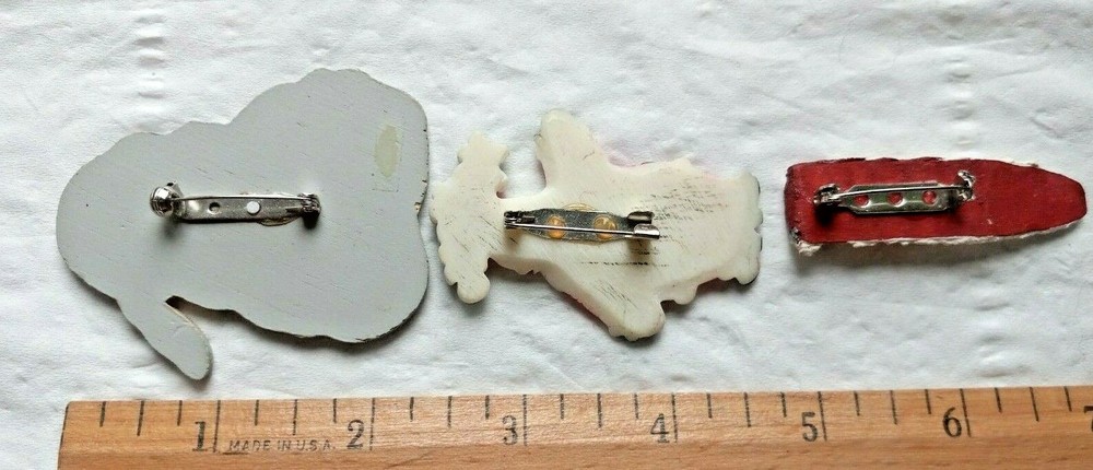 3 VINTAGE SANTA BROOCHES PINS