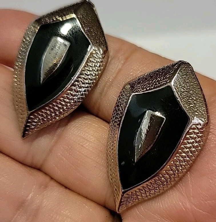 Silvertone Unsigned Black Enamel Clip-on Earrings