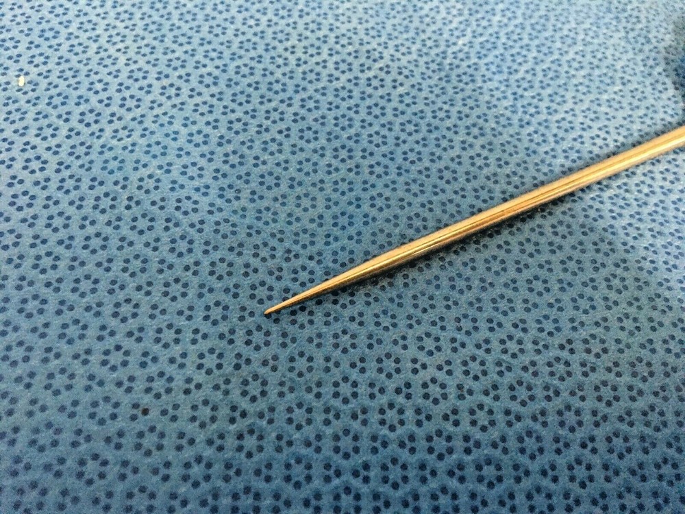 Brainlab 41780D Pointer and two wrenches.