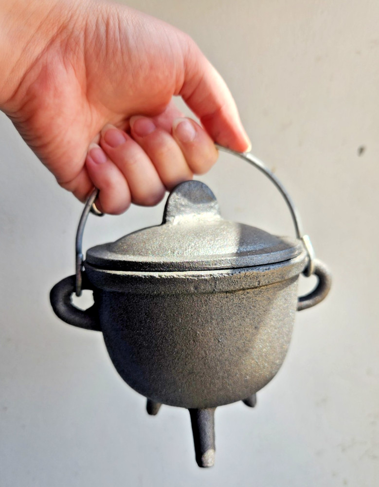 Gray Cast Iron Cauldron with Lid