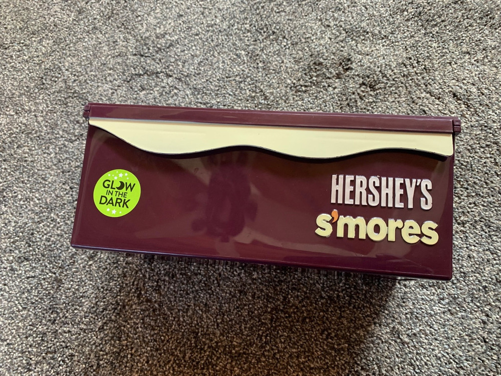 HERSHEYS Smores Caddy - Multi Level Box - Glow In The Dark Marshmallow Kit