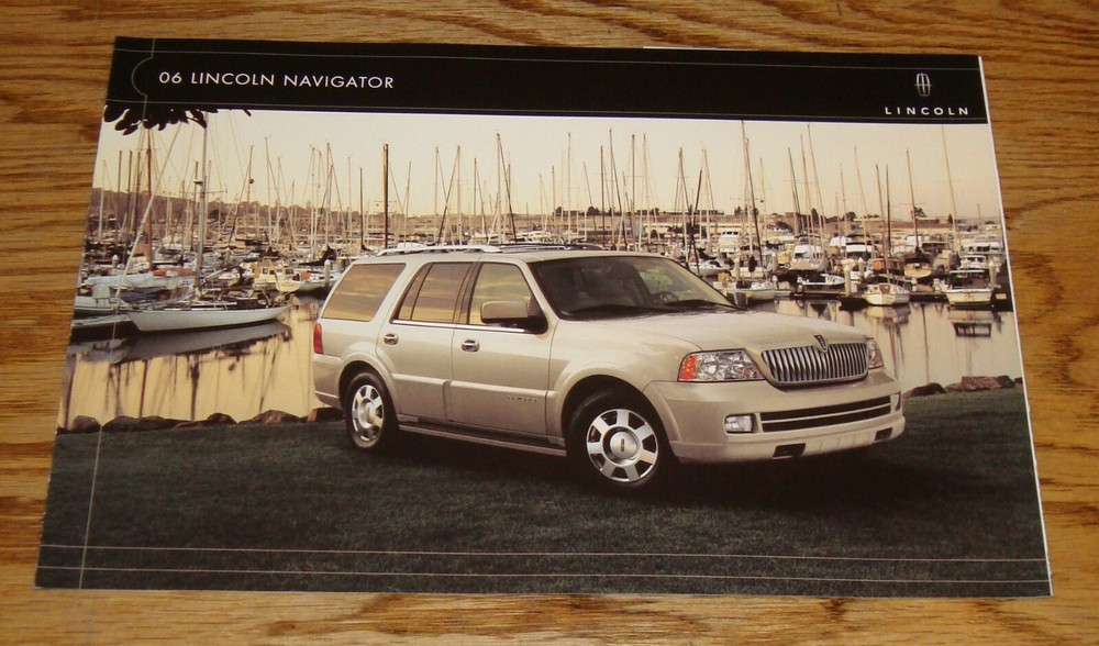 Original 2006 Lincoln Navigator Sales Brochure Folder 06