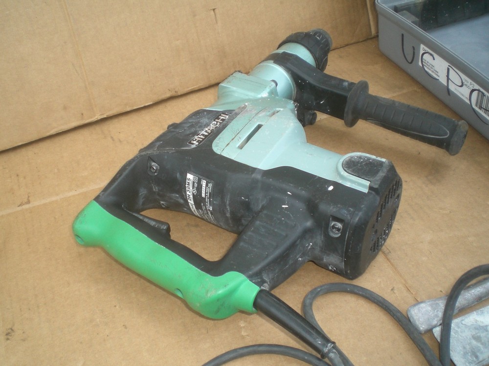 Hitachi DH38MS 1 1/2” Spline Rotary Hammer With bits and storage case