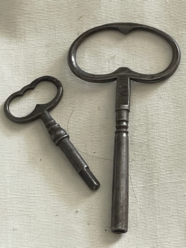 Antique French Clock Keys Keywind #4