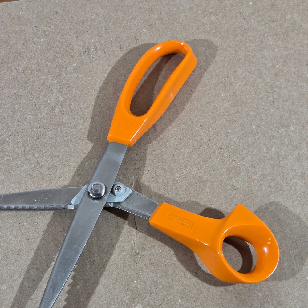 Fiskars Scissors crinkle cut zig zag cut