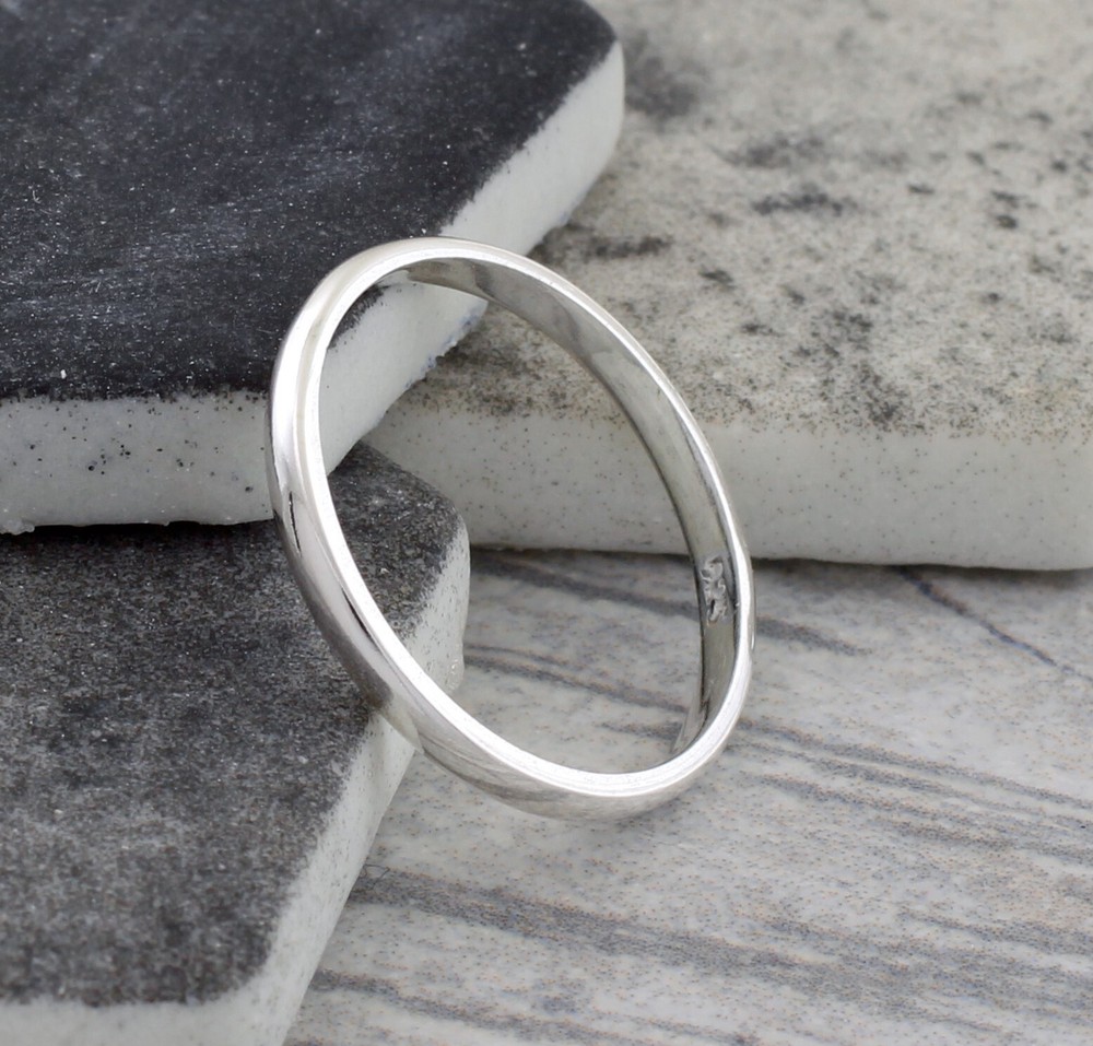 925 Sterling Silver Thin Polished Plain Wedding Band Ring 2mm Size 1-13 Avail.