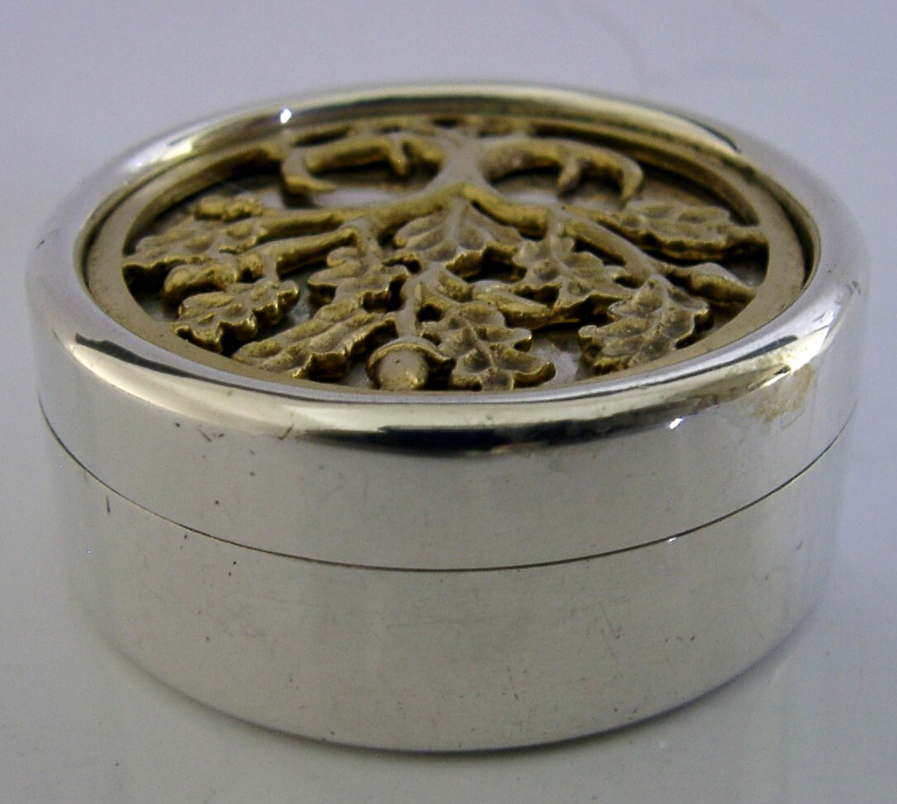 NICHOLAS PLUMMER STERLING SILVER OAK TREE TRINKET BOX 2000 MODERNIST DESIGNER