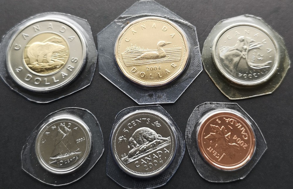 *** CANADA  2004  UNCIRCULATED  SEALED  COINS  SET ***