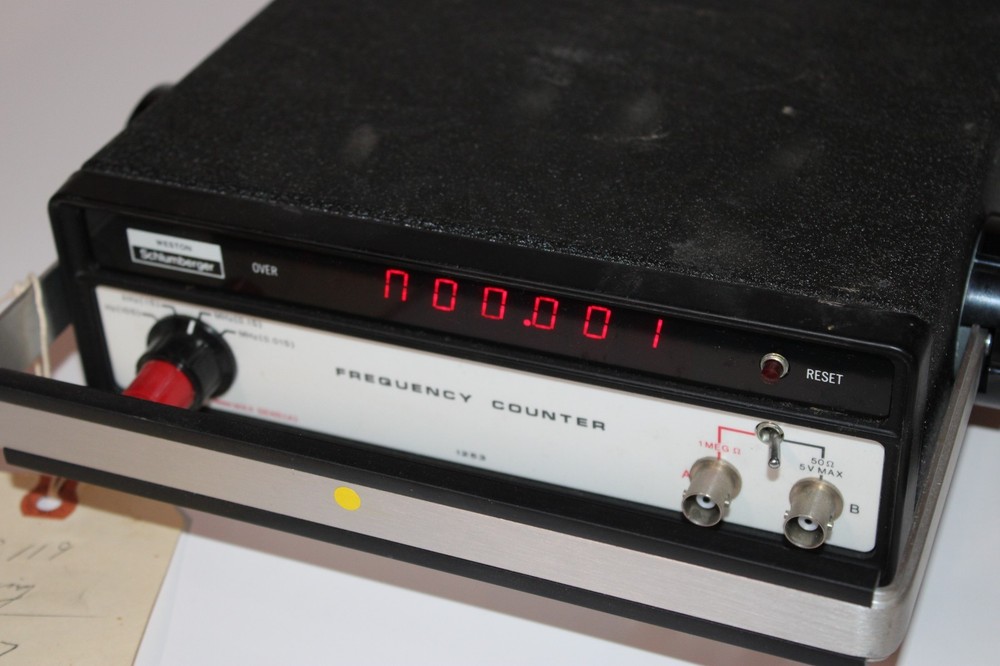 WESTON SCHLUMBERGER 1253 FREQUENCY COUNTER (UNKNOWN)