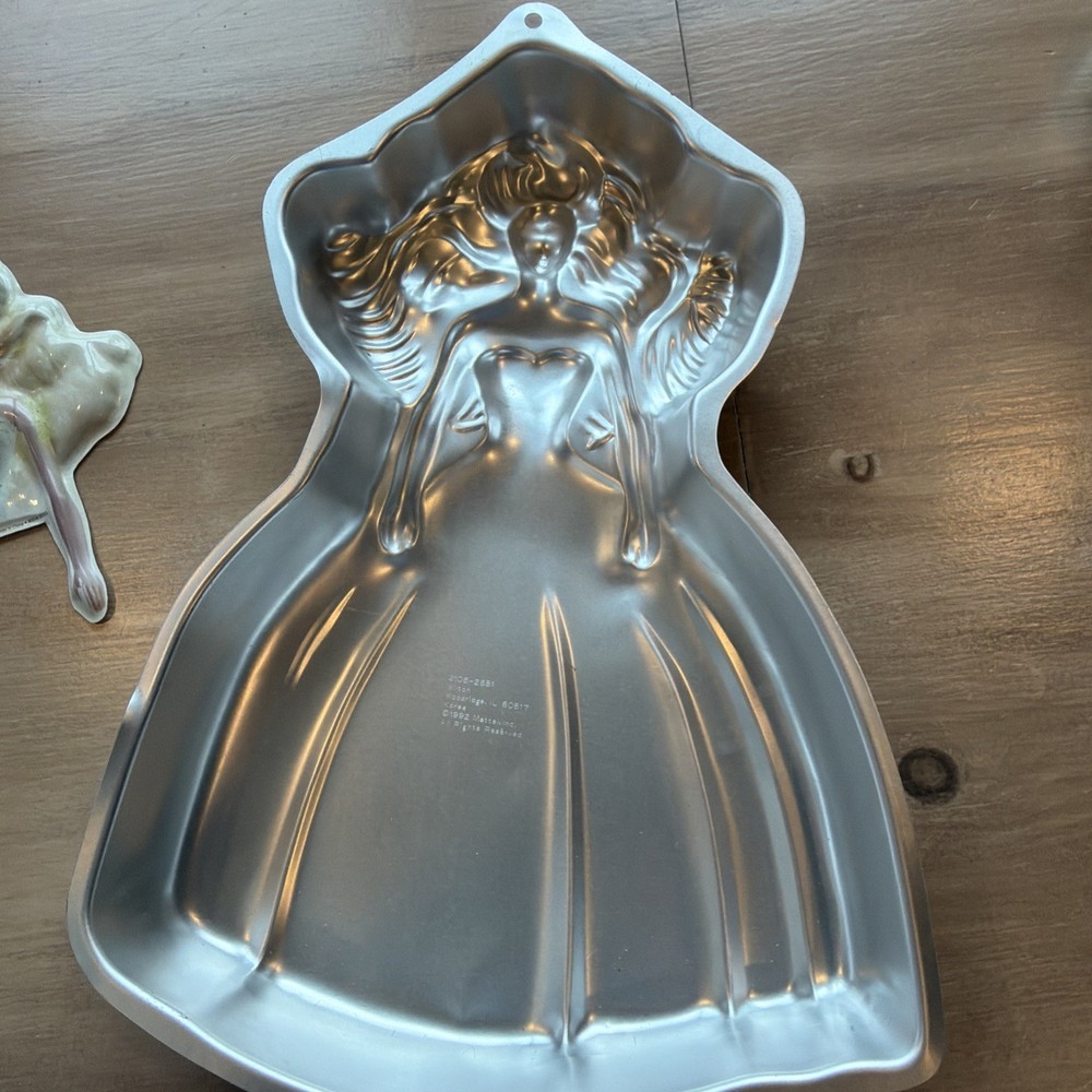 wilton barbie cake pan