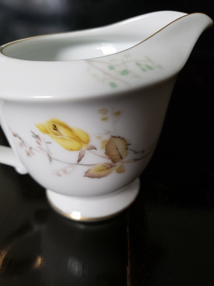 CHALLIS SANGO FINE CHINA JAPAN CREAMER 5 3/4" DIAMETER.