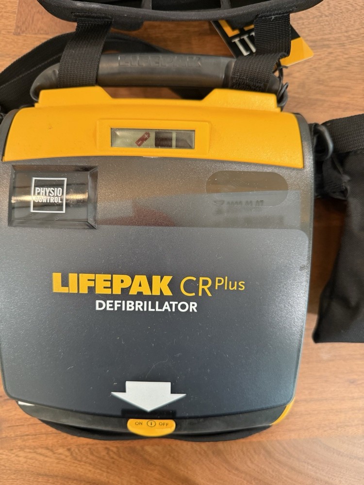 Physio Control Lifepak CR Plus With Case