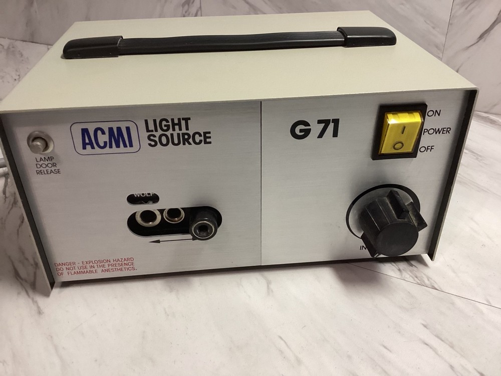ACMI G71 LIGHT SOURCE. .
