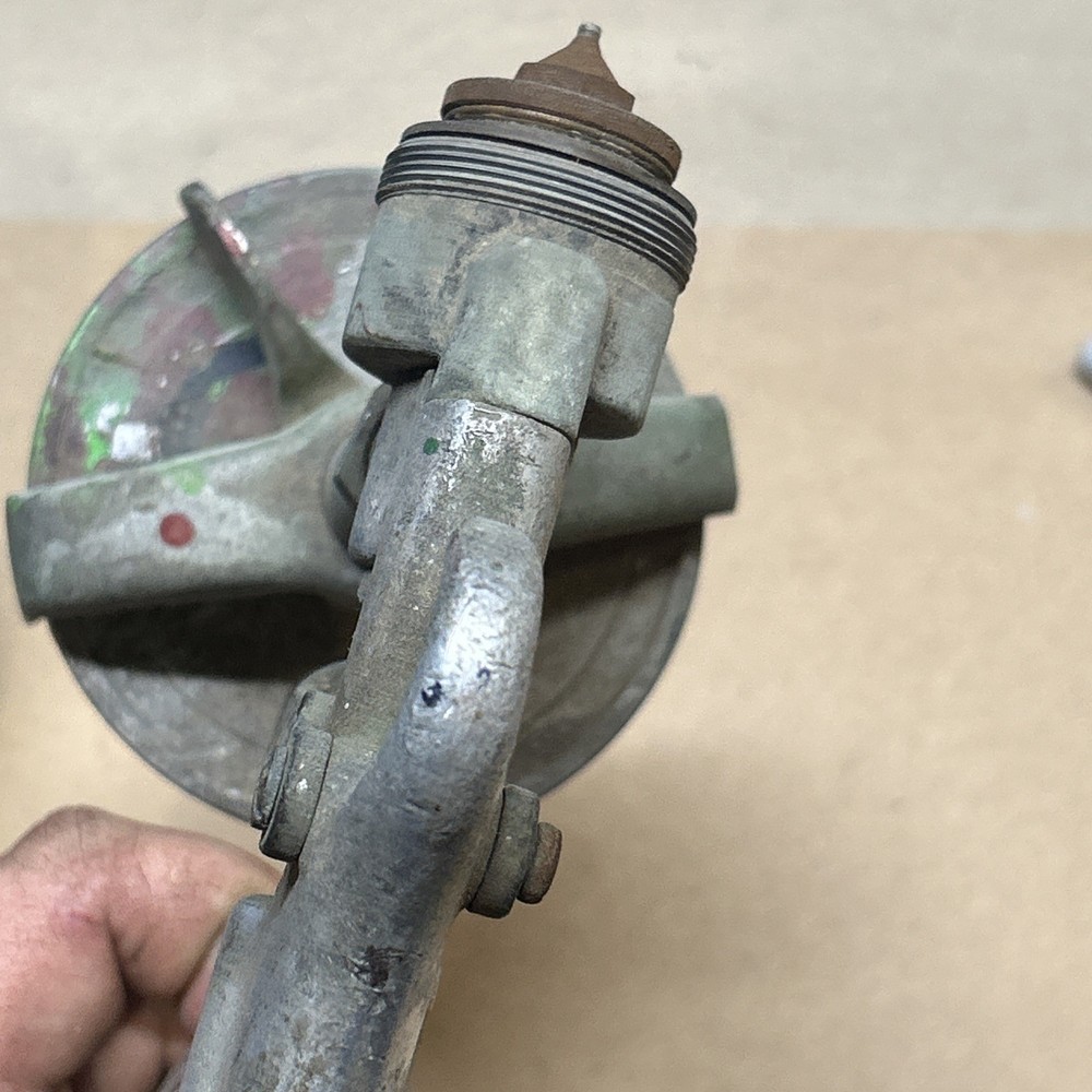 Devilbiss spray gun MBC type with cup and #30/58nozzle Untested