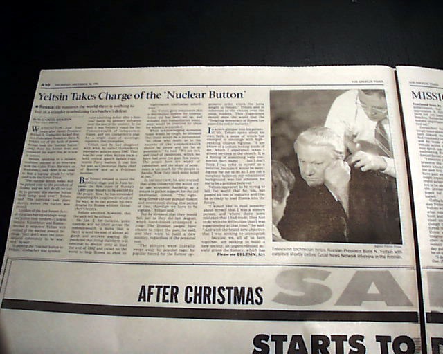 COLD WAR ENDS Soviet Union & Mikhail Gorbachev CCCP Termination 1991 Newspaper