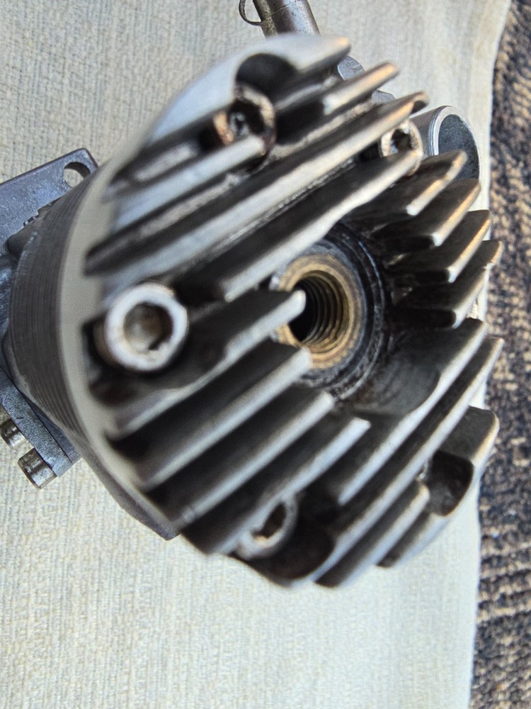 Vintage Royal 40 RC Glow / Nitro Model Airplane Engine