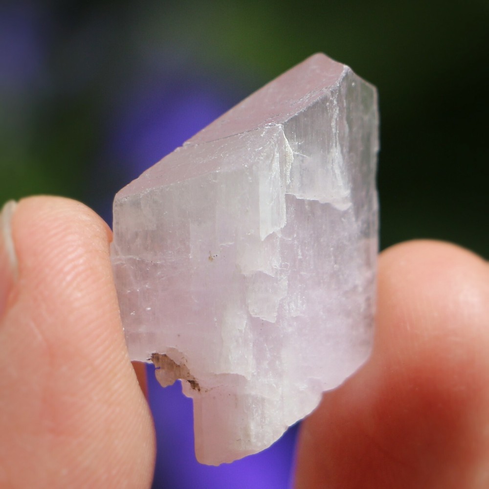 Mineral Specimen: Kunzite (KNZ94)