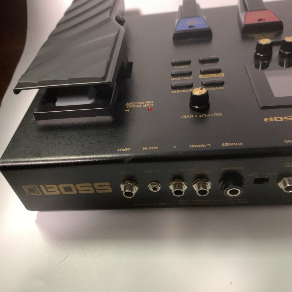 BOSS GT-100 Multi-Effects Guitar Processor – COSM Amp Modeling / USB / Looper