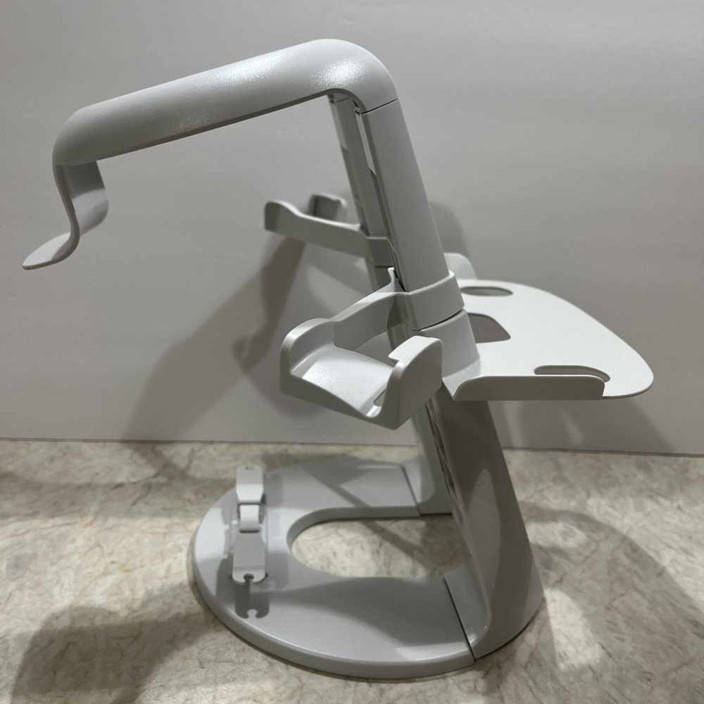 Insignia - Stand for Meta Quest 2 - White pre-owned