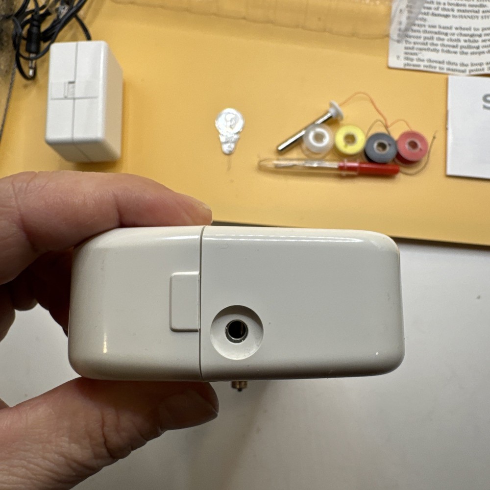 Singer Handy Stitch Sewing Machine Model CEX300KE Portable