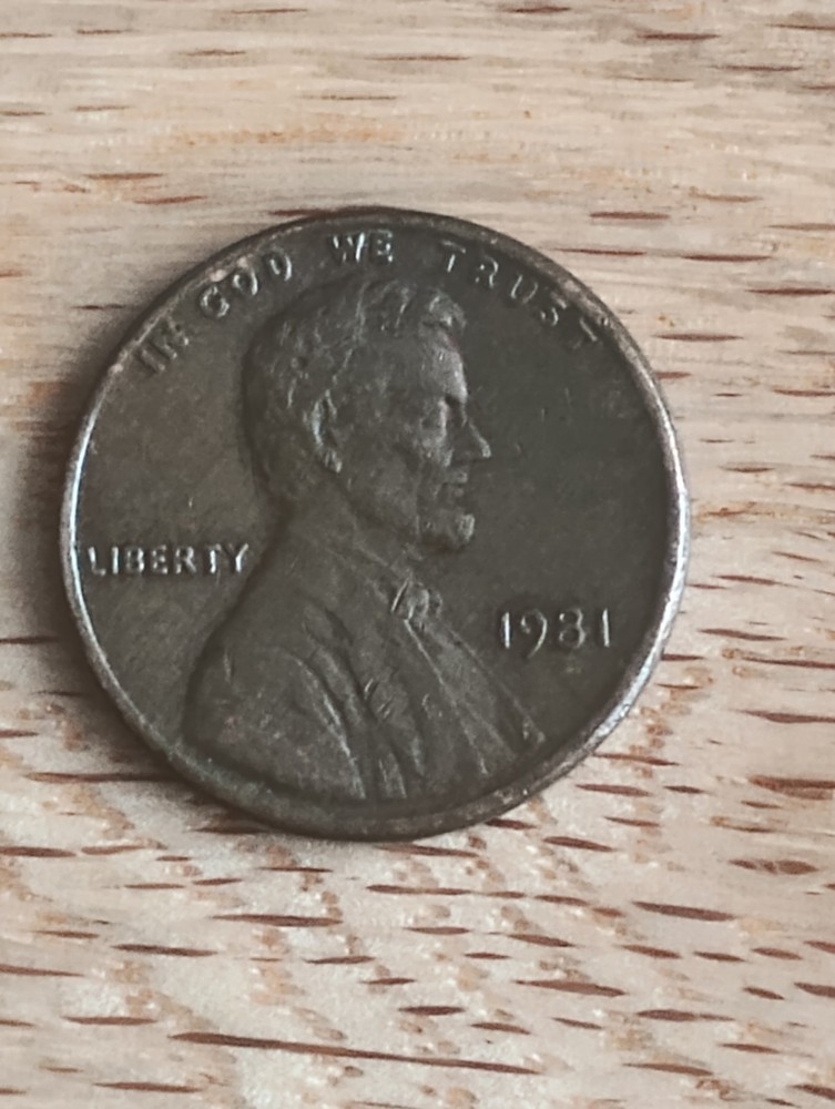 1981 Lincoln Penny - No Mint Mark !