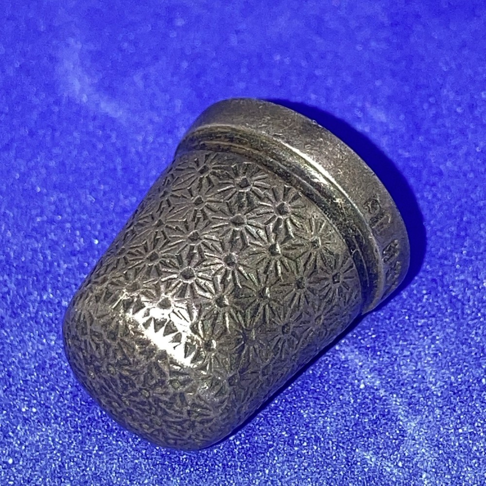 Solid Silver Hallmarked Thimble By Henry Griffiths & Son (3250)