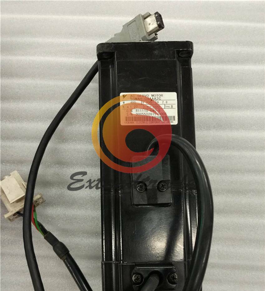 1PC Yaskawa SGMAH-04AAA2C AC Servo Motor Used