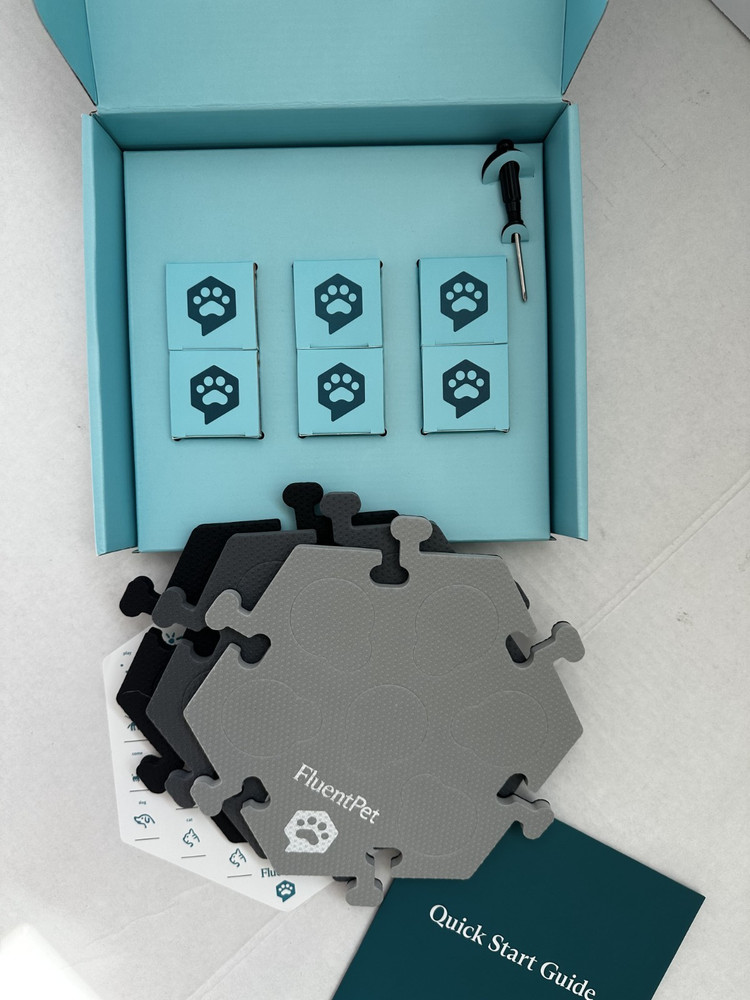 FluentPet Speak Up Get Started Kit – 6 Buttons + 3 HexTiles – Used