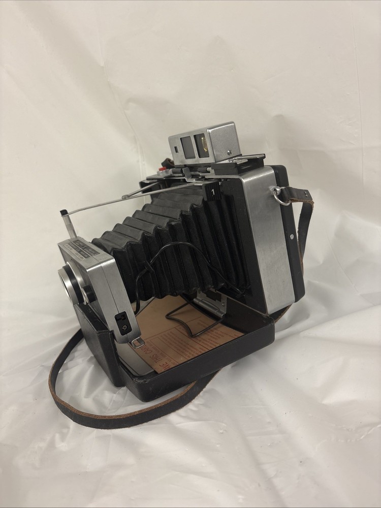 Vintage Polaroid 450 Automatic Land Camera.