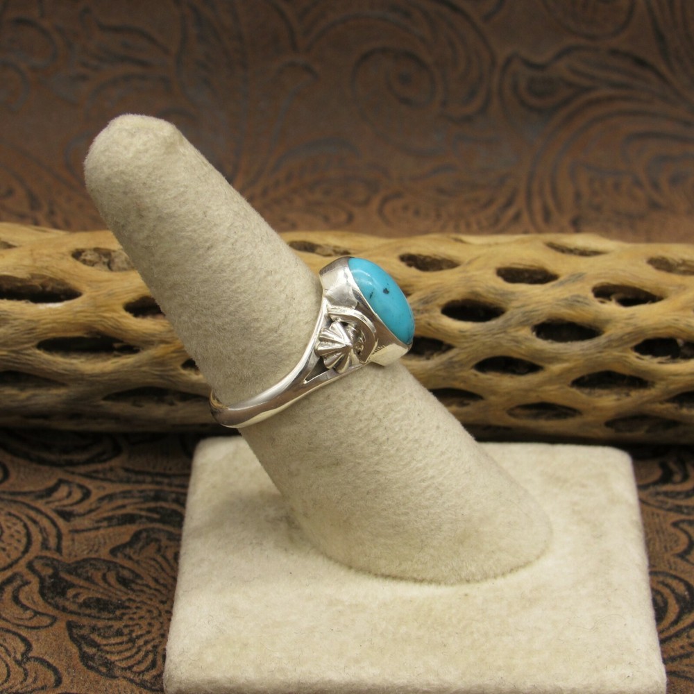 *Oval-Shaped Blue Turquoise and Sterling Silver Ring Size 6.75