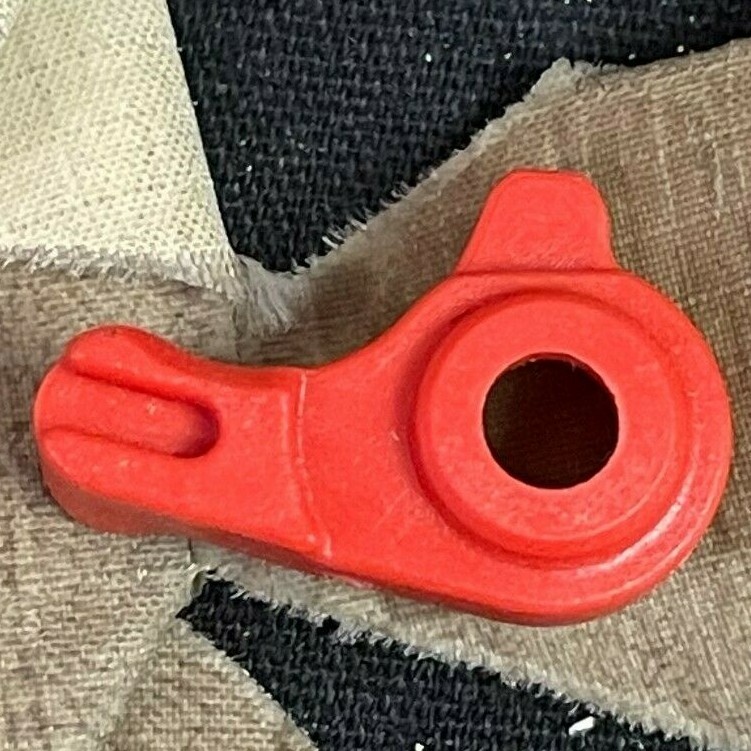 NEW Dye Rotor Bottom Shell Locking Clip - Left (R80001008)