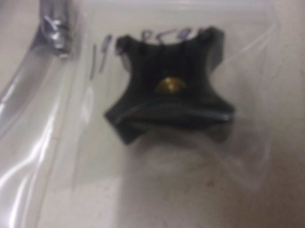 TROY BILT CHIPPER VAC  KNOB PART  1908590