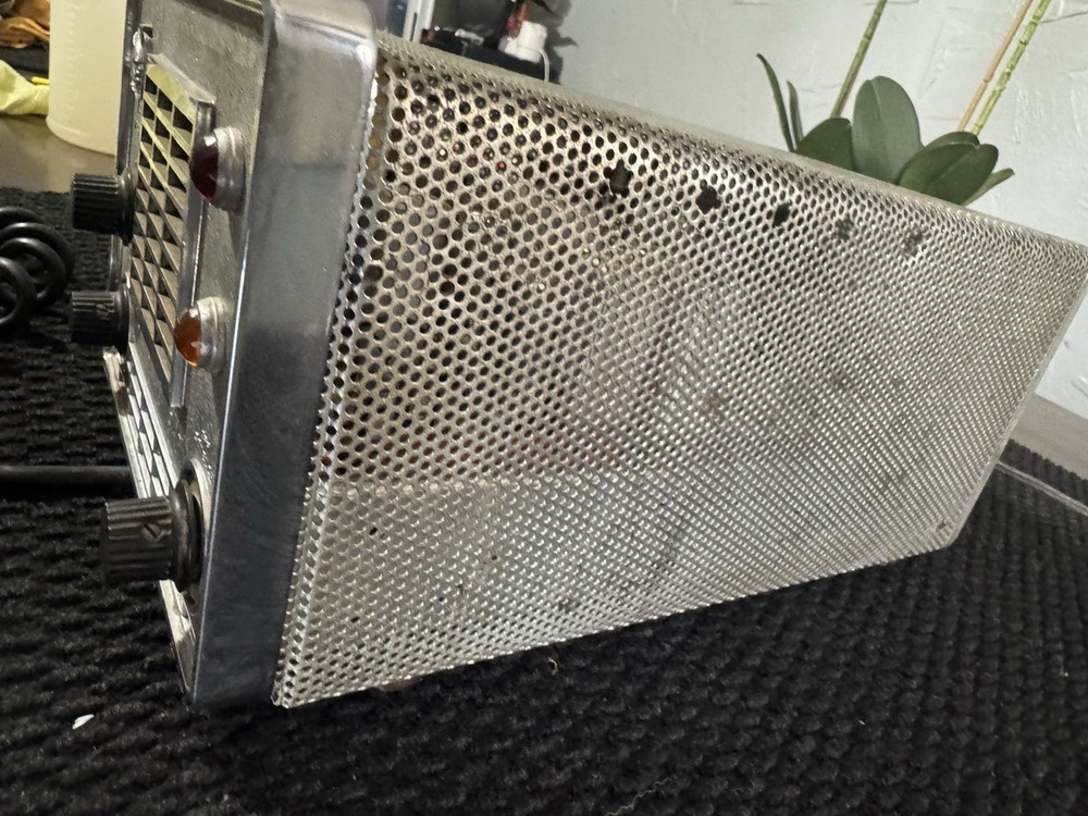 JOHNSON VIKING MESSENGER RADIO TRANSMITTER