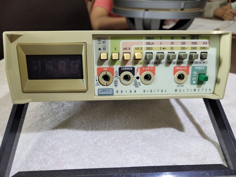 Fluke 8010A Meter