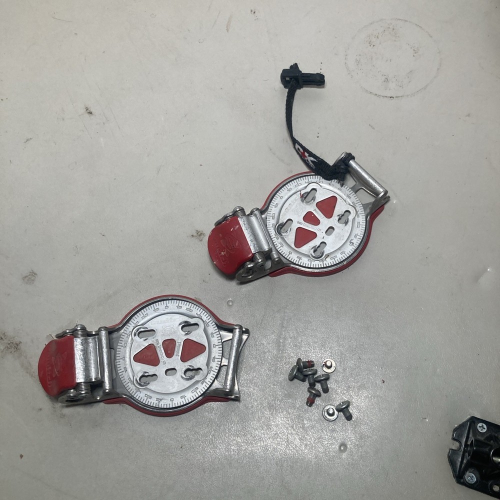 Switch Auto Lock 550 Snowboard Bindings Red