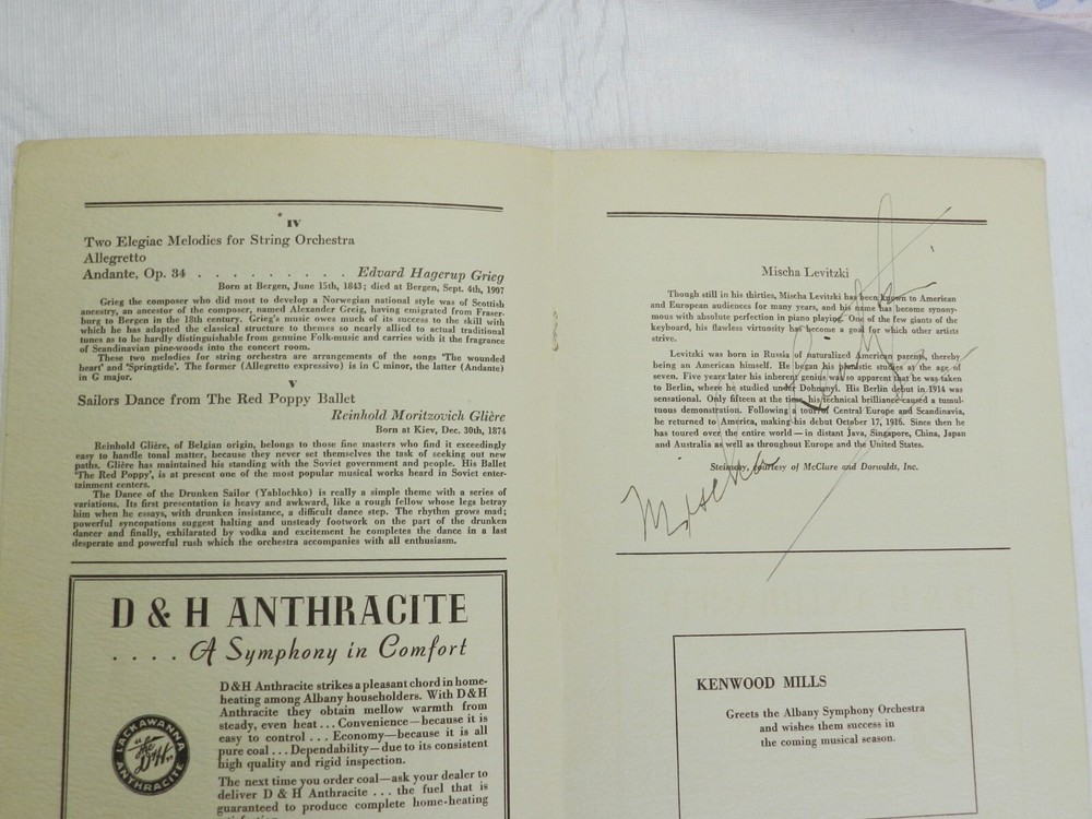1937 Symphony Orchestra Program SIGNED BY MISCHA LEVITZKI, CLASSICAL PIANIST