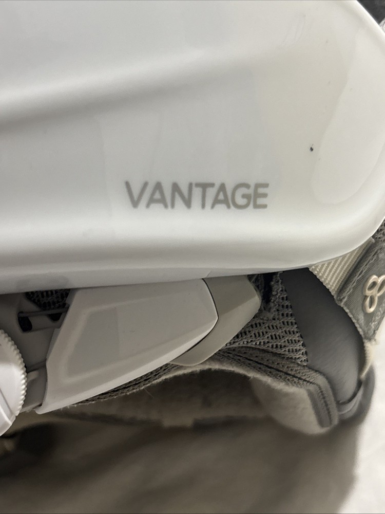 SMITH Optics Vantage Lightweight Unisex Snow Helmet - White, Small 51-55 EUC