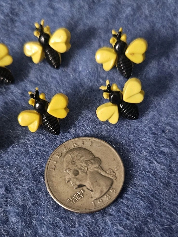 Bumble Bee Button Lot