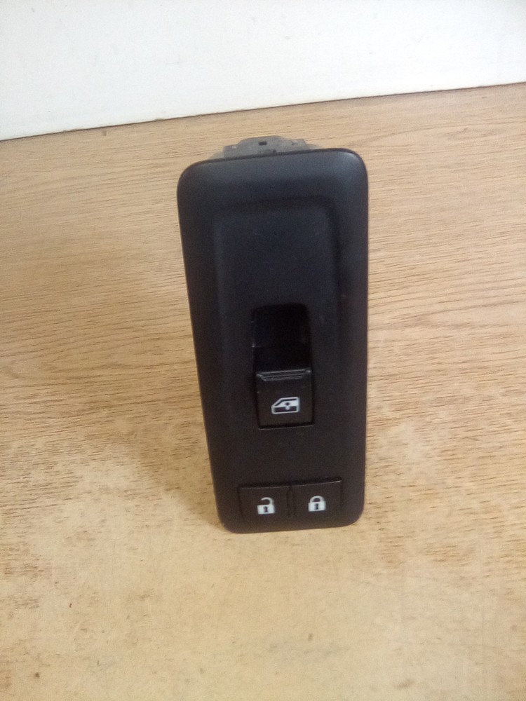 International MV607 Window Switch 4061968C4