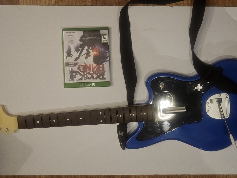 Harmonix Rock Band 4 Xbox One Game & Guitar Controller Bundle NTSC-U/C