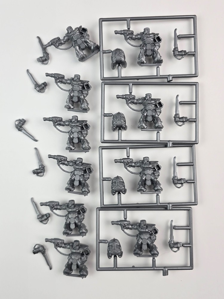 Space Rangers 31mm Unpainted Figures Complete w/ box for Warhammer