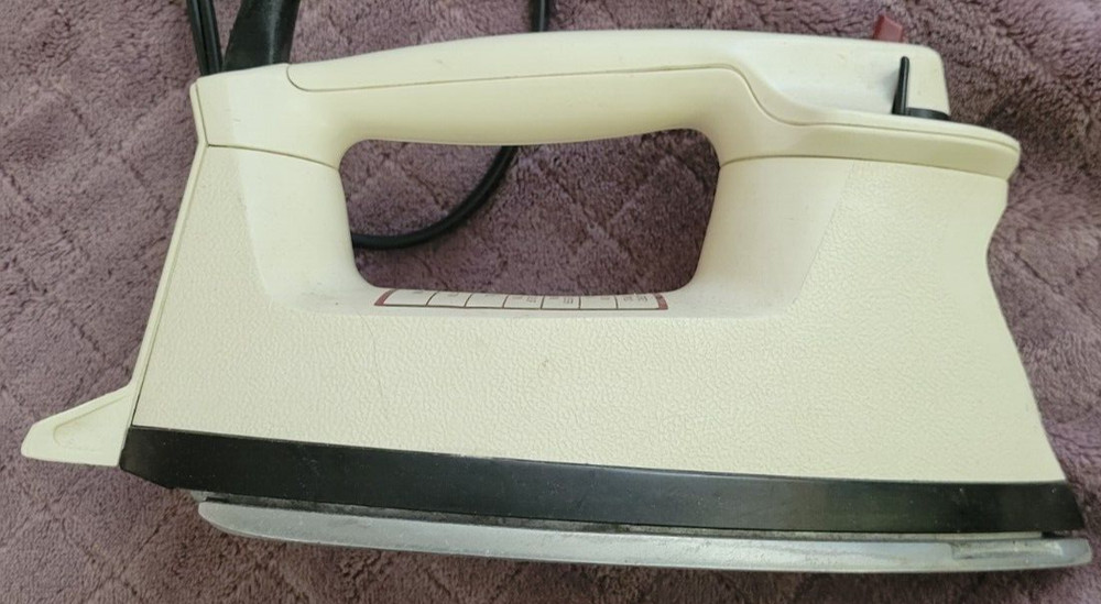 Black & Decker Light'nEasy Steam/Dry Iron