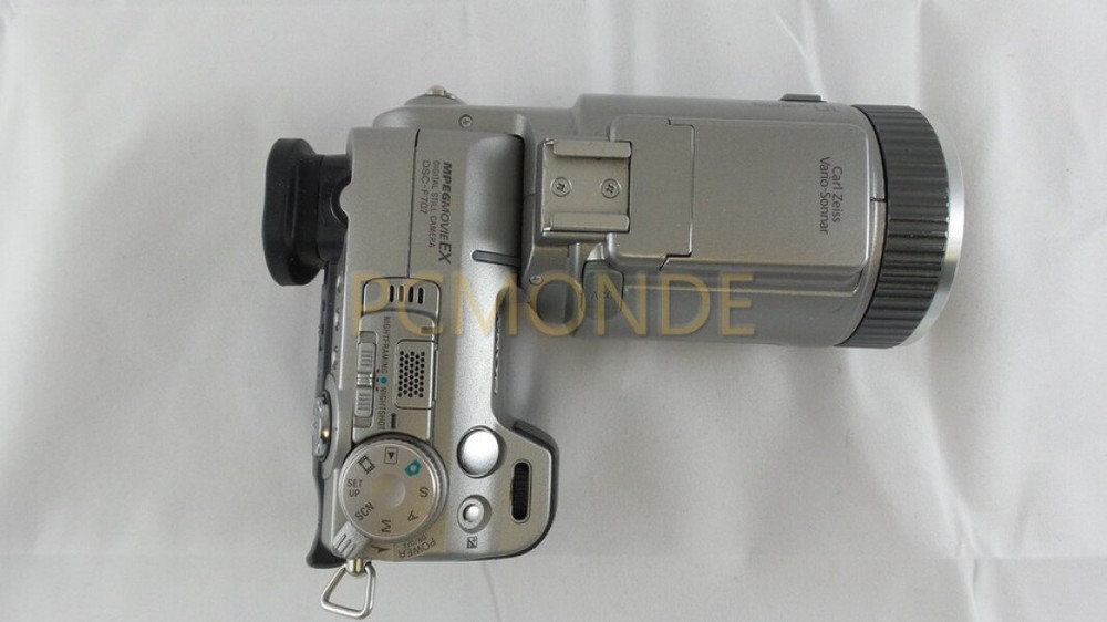 23-in-1 Flash Memory Card Reader w/ 3-Port USB