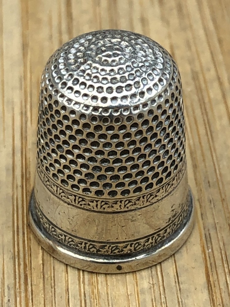 Vintage Sterling Silver Thimble, size 10, pretty